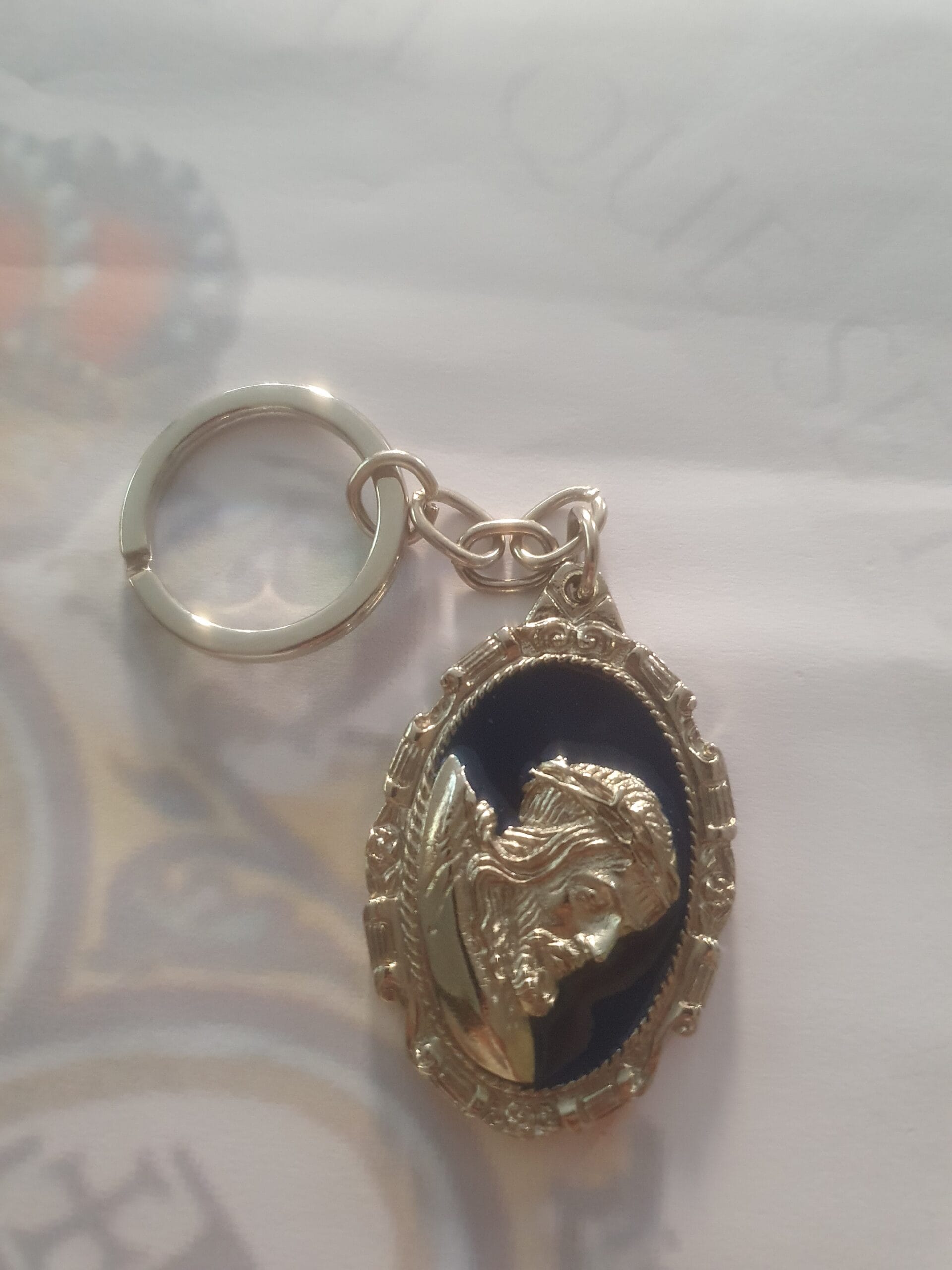 Medalla y Llavero 75º Aniversario Cristo de los Estudiantes - Imagen 2
